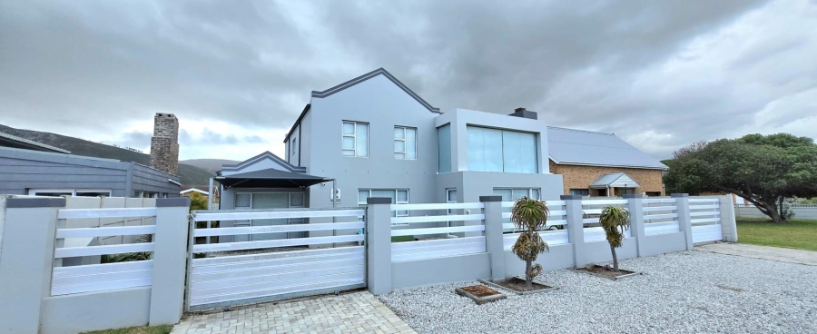 4 Bedroom Property for Sale in Franskraal Western Cape